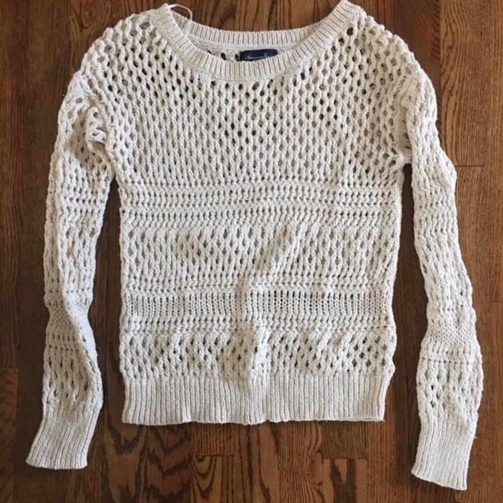 American Eagle Cream Knit Sweater in Small